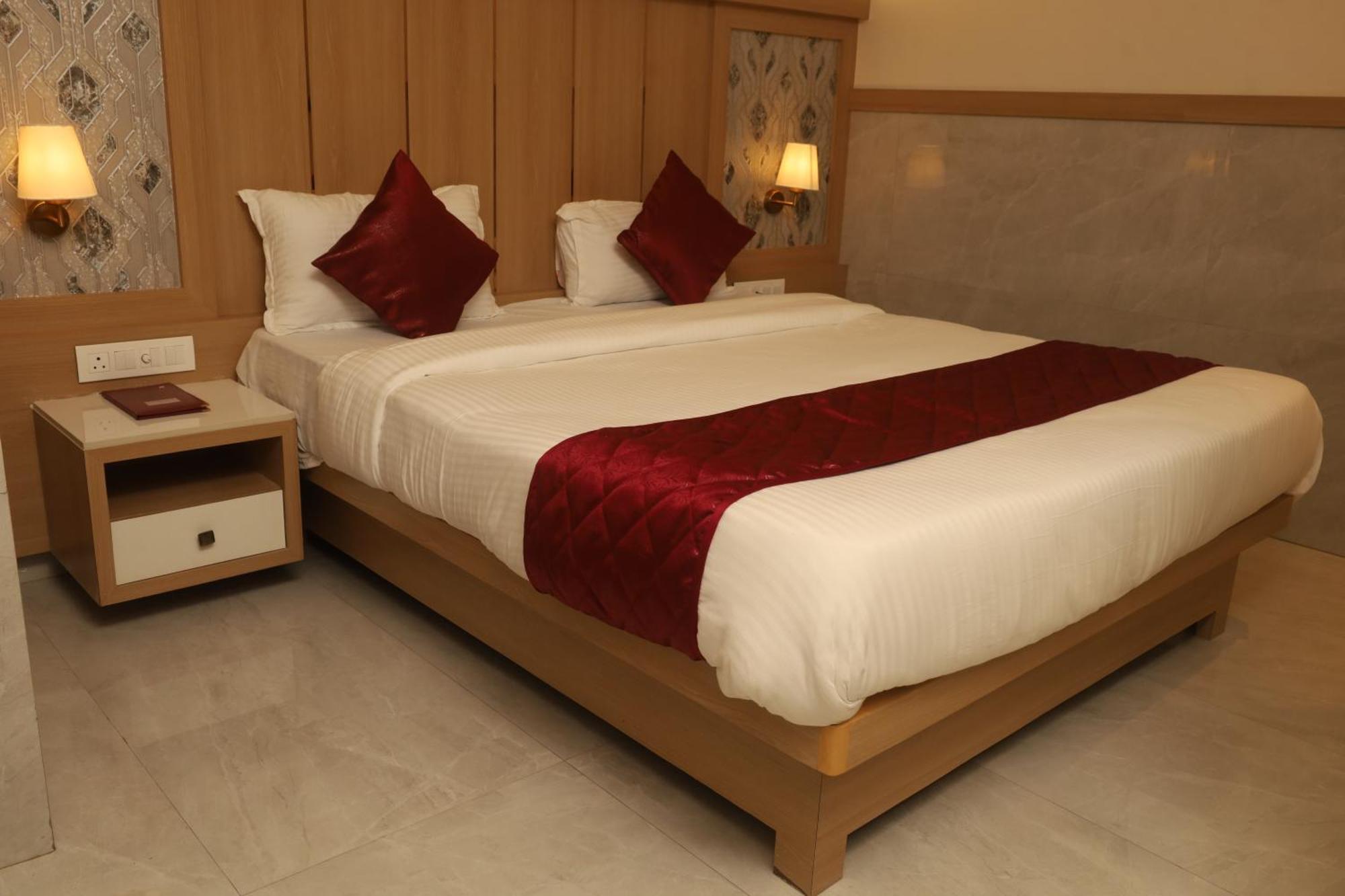 Hotel Prestige Residency Тхане Екстер'єр фото
